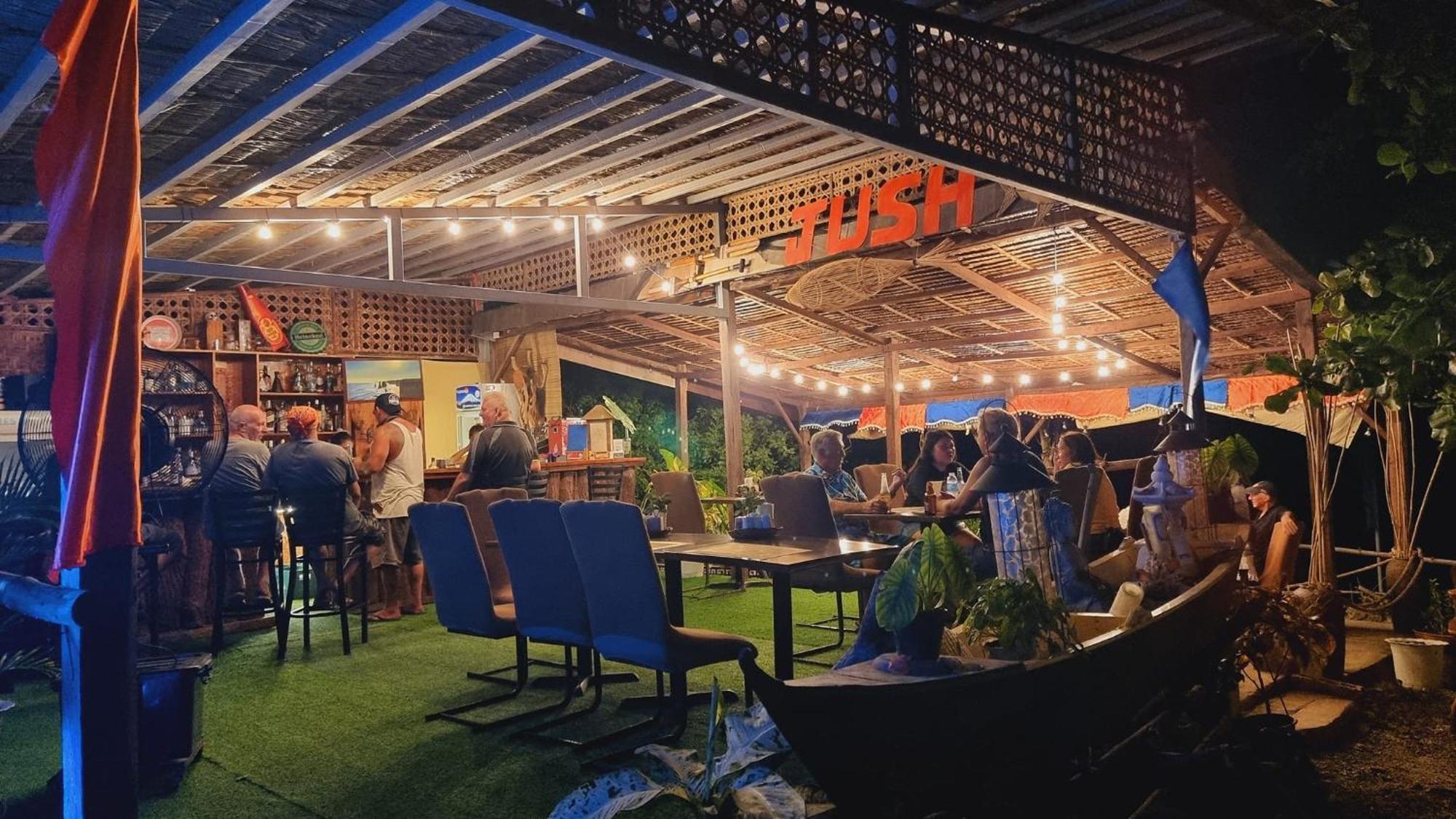 Jush Native And Glamping Hotel Dauis Exterior foto