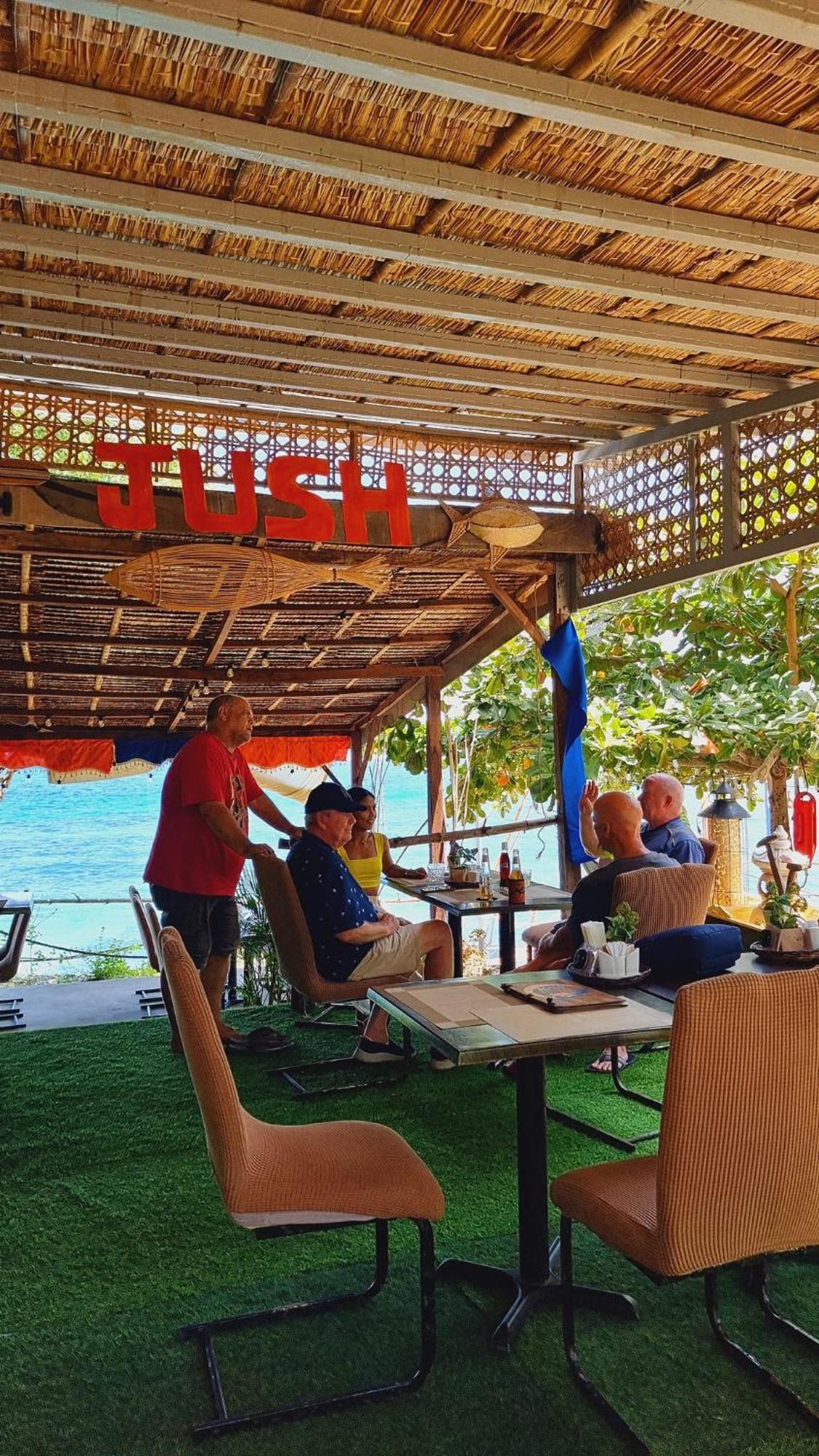 Jush Native And Glamping Hotel Dauis Exterior foto